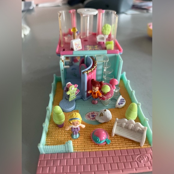 Vintage 1995 Polly Pocket~ Dress Shop - Picture 2 of 3